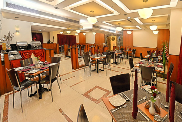 The Hotel Royal Plaza 3