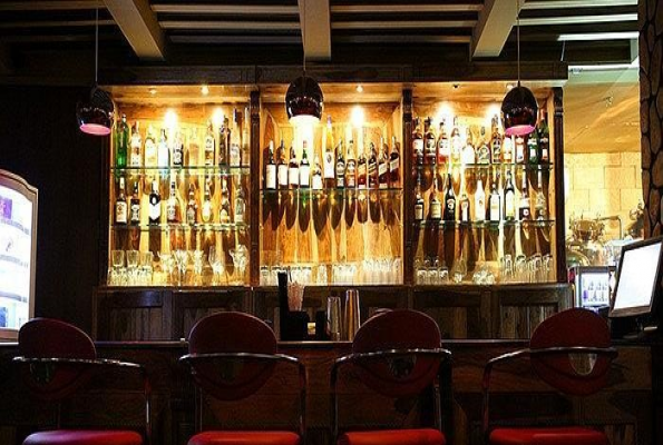 7 Barrel Brew Pub 4