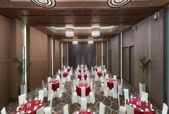 Holiday Inn 5