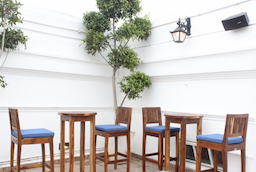 The Beer Cafe Biggie