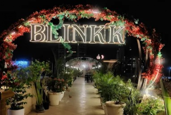 Blinkk Bar And Dining 3
